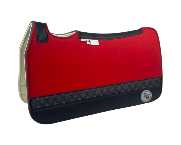 Tradition *HP* Pad – 28x30x3/4″ Fusion Felt – Color Pop Red – Accent Strip Black – Black wear leather