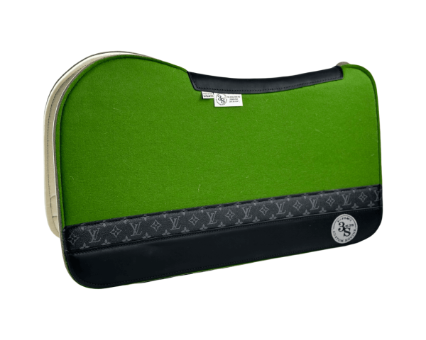 Evolution Pad – 28x30x3/4″ Fusion Felt – Color Pop Moss Green – Accent Strip Black – Black wear leather