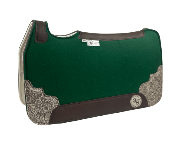 Tradition *HP* Pad – 28x30x3/4″ Fusion Felt – Color Pop Hunter Green – Accent Corners #10 – Brown wear leather