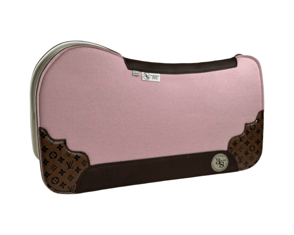 Evolution Pad – 30x30x3/4″ Fusion Felt – Color Pop Light Pink – Accent Corners Distressed Brown – Brown wear leather