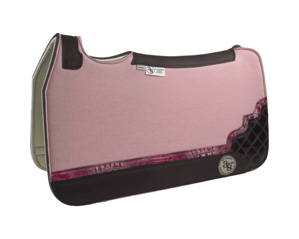 Tradition *HP* Pad – 28x30x3/4″ Fusion Felt – Color Pop Light Pink – Shadow Corner w/strip 17/11 – Brown wear leather